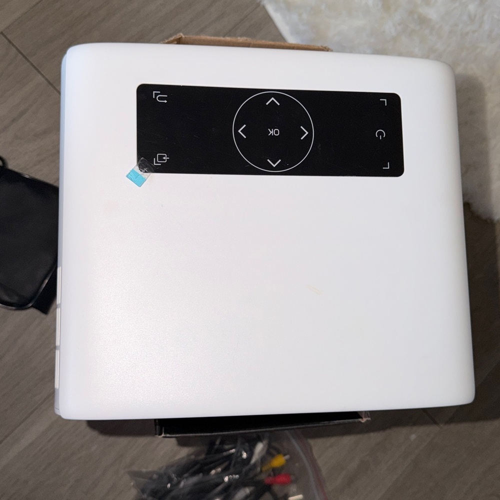 New LED Projector - Picture 3 of 3
